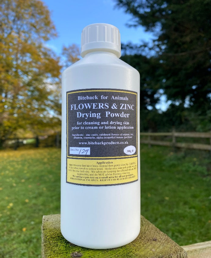 Biteback Flowers & Zinc antiseptic drying powder, used for mud fever, rain scald, wounds and mild infections in dogs and horses